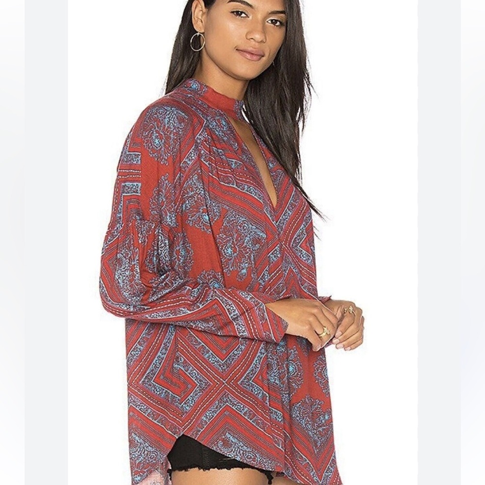 FREE PEOPLE WALKING ON A DREAM TUNIC
